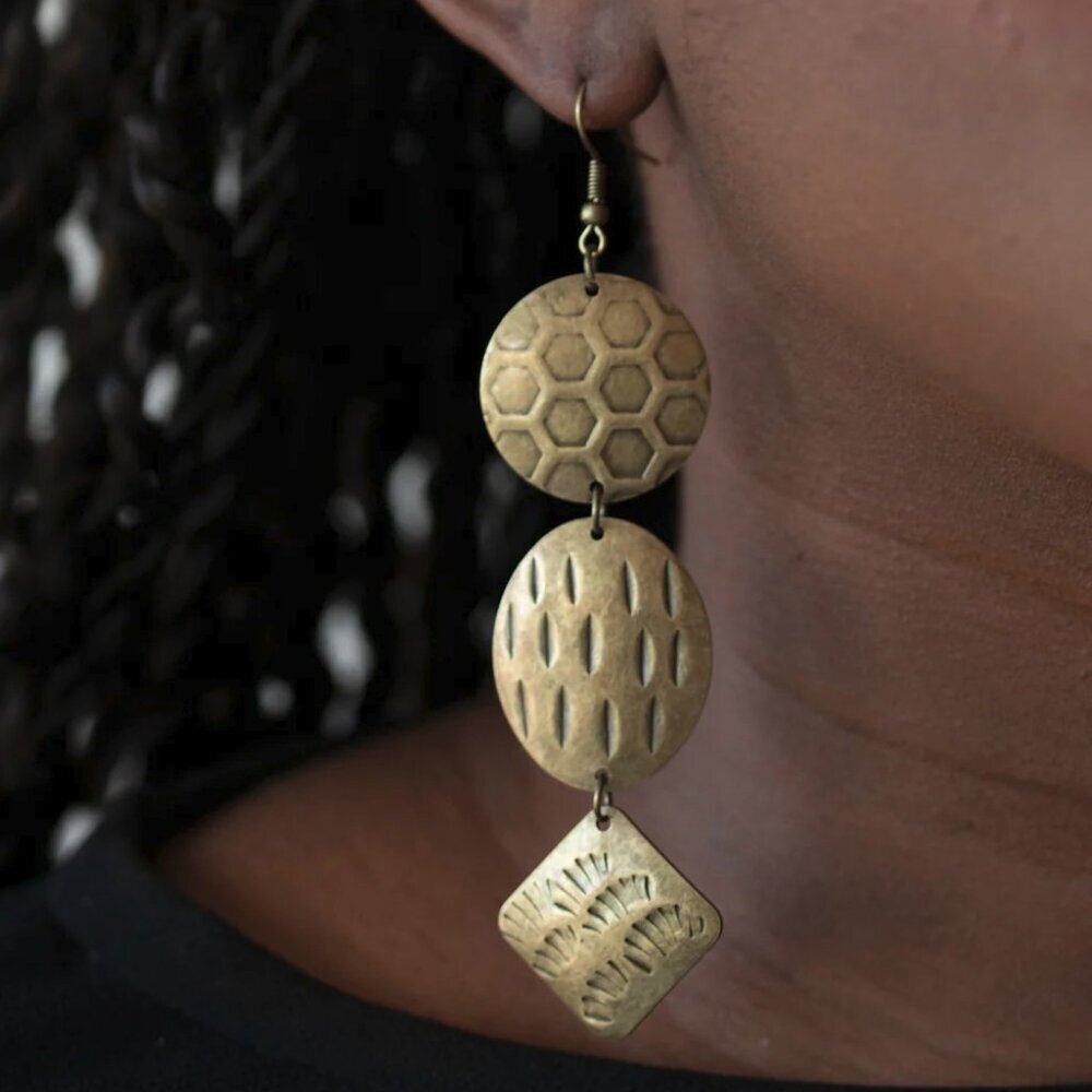 Paparazzi Jewelry Accessories - Mixed Movement - Brass Earrings - Vintage